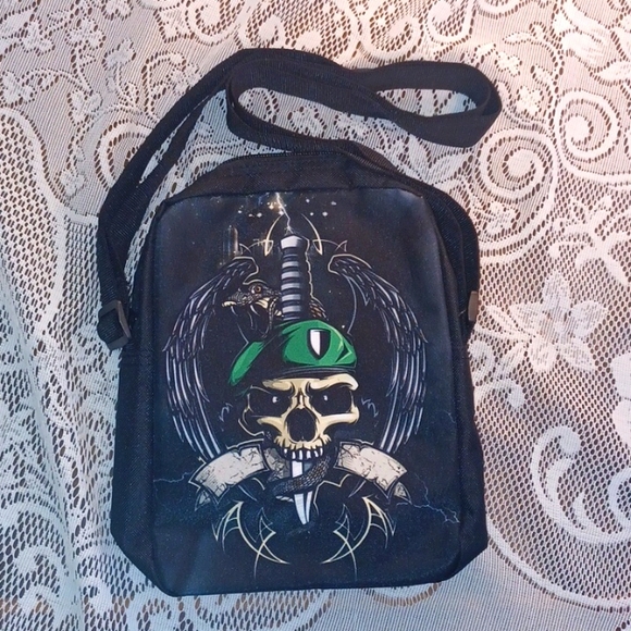 NEW! Skull Cross Body Bag 5115 - Picture 1 of 4